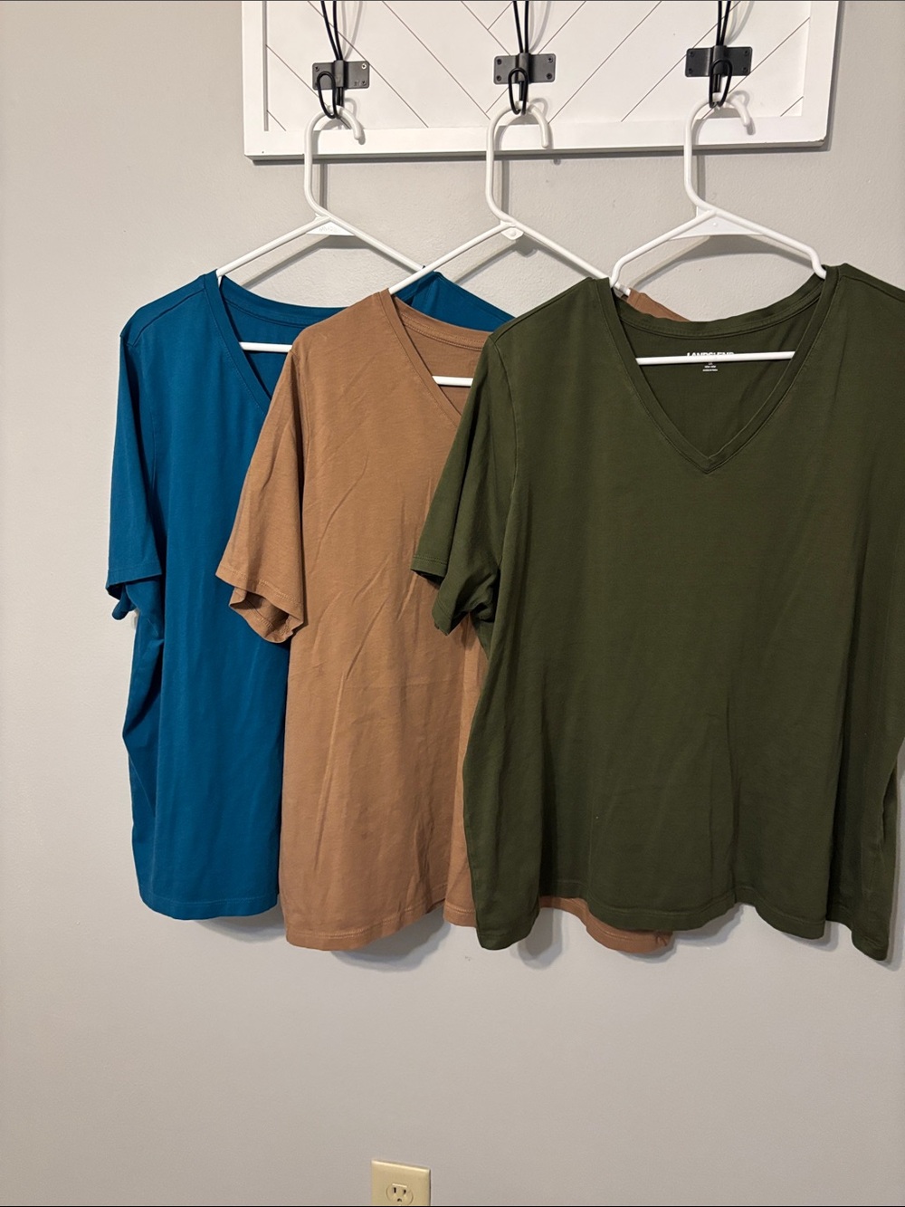 Lands' End Women’s V-Neck Short Sleeve Top - Teal, Tan, Olive